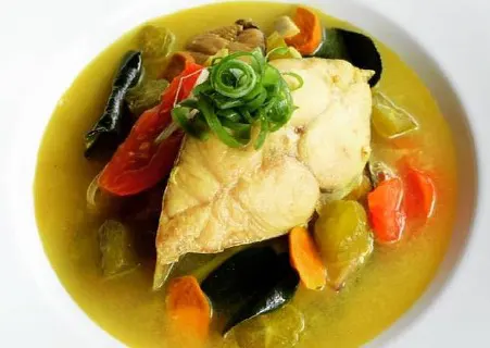 Fish in Bilimbi Sour Soup (source: cookpad.com) | Traditional Foods in East Nusa Tenggara | IndonesiaJuara Trip