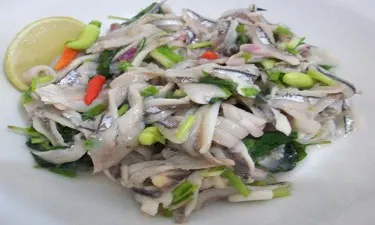 Lawar Ikan (source: rri.co.id) | Traditional Foods in East Nusa Tenggara | IndonesiaJuara Trip