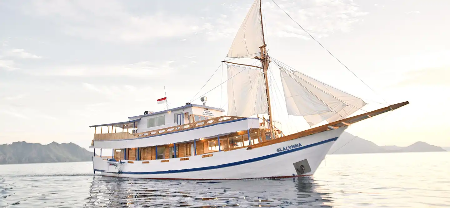 Clalynna Phinisi Boat Charter
