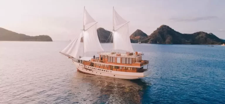 Elbark Cruises Review: A Luxurious Vacation Experience in Komodo Island