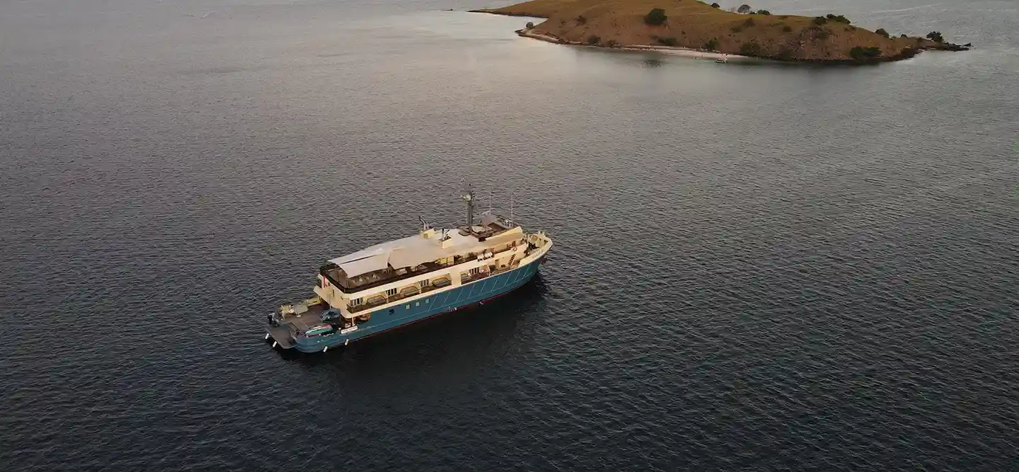 KudaNil Explorer Phinisi Boat Charter