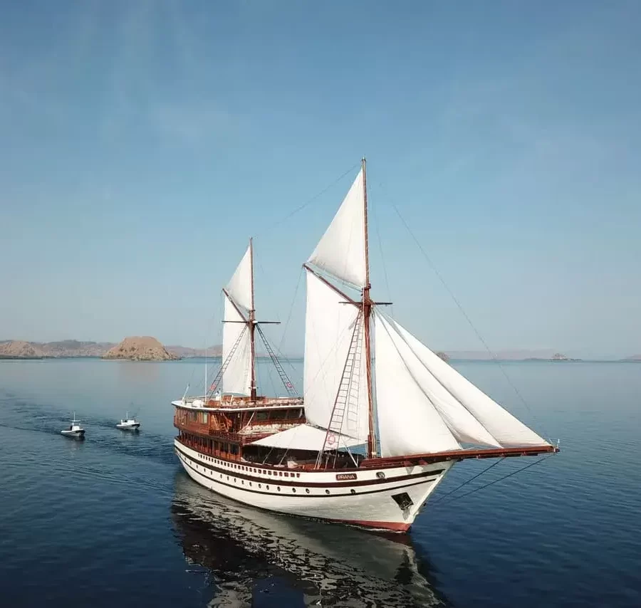 Prana Phinisi Boat Charter - IndonesiaJuara