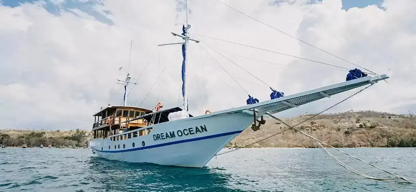 Dream Ocean Phinisi Boat Charter