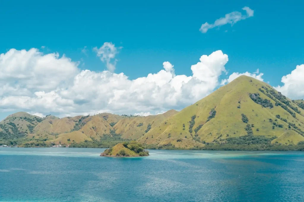 Kelor Island Labuan Bajo | Labuan Bajo Tour | IndonesiaJuara Trip