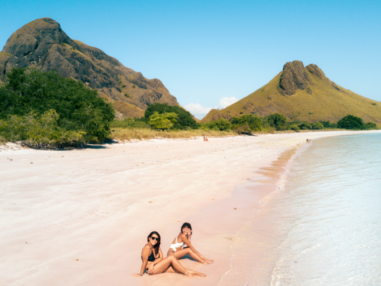 The Difference Between Open Trip and Private Trip You Need to Know