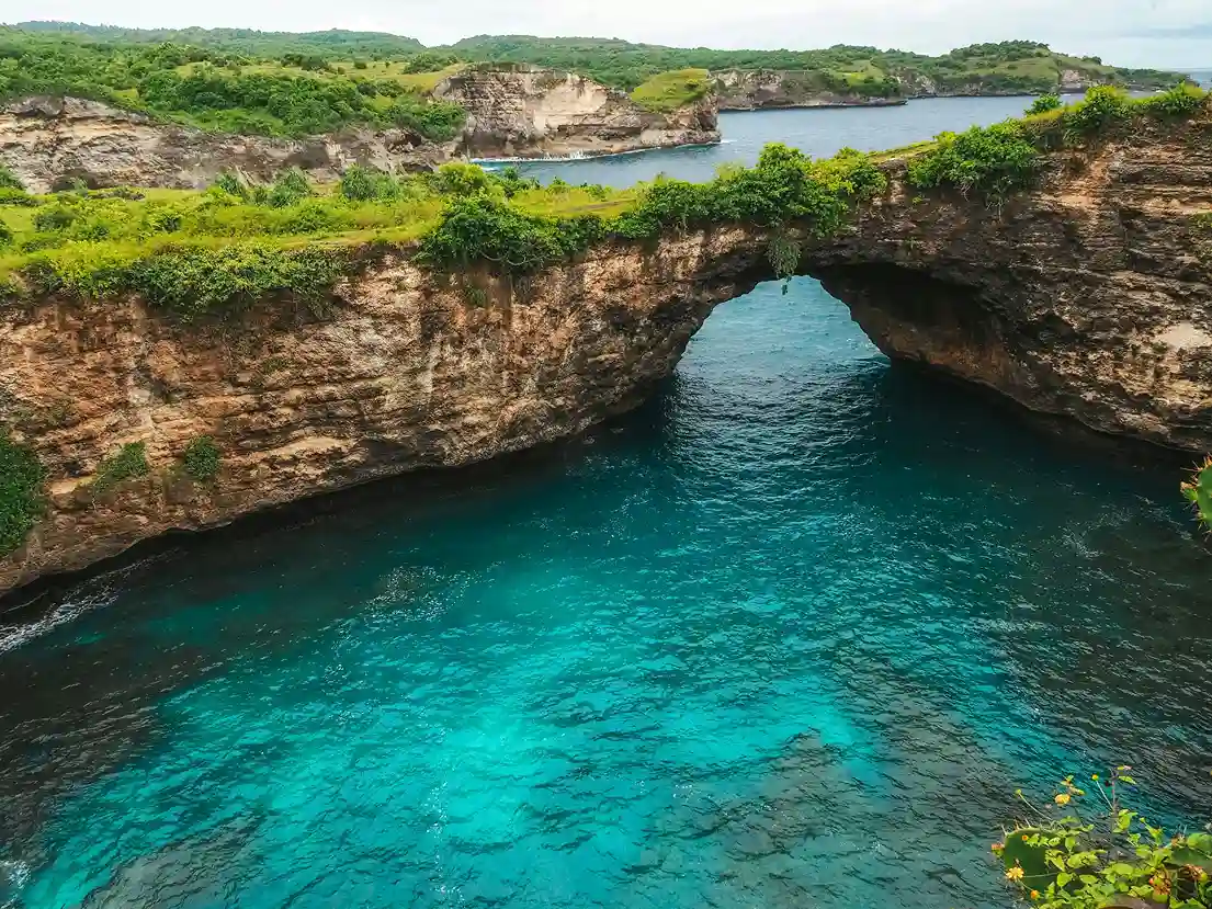 broken beach nusa penida