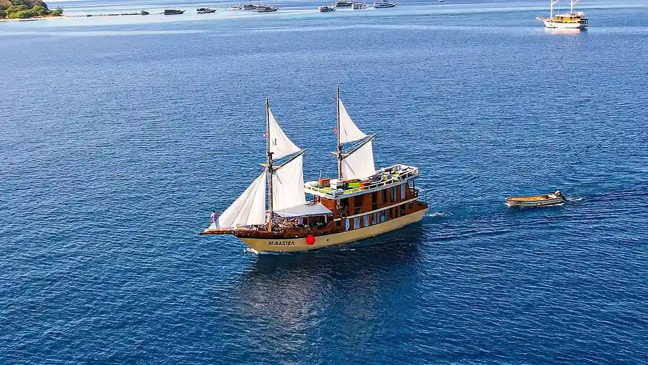 Abizar Yacht Cruise Charter - IndonesiaJuara