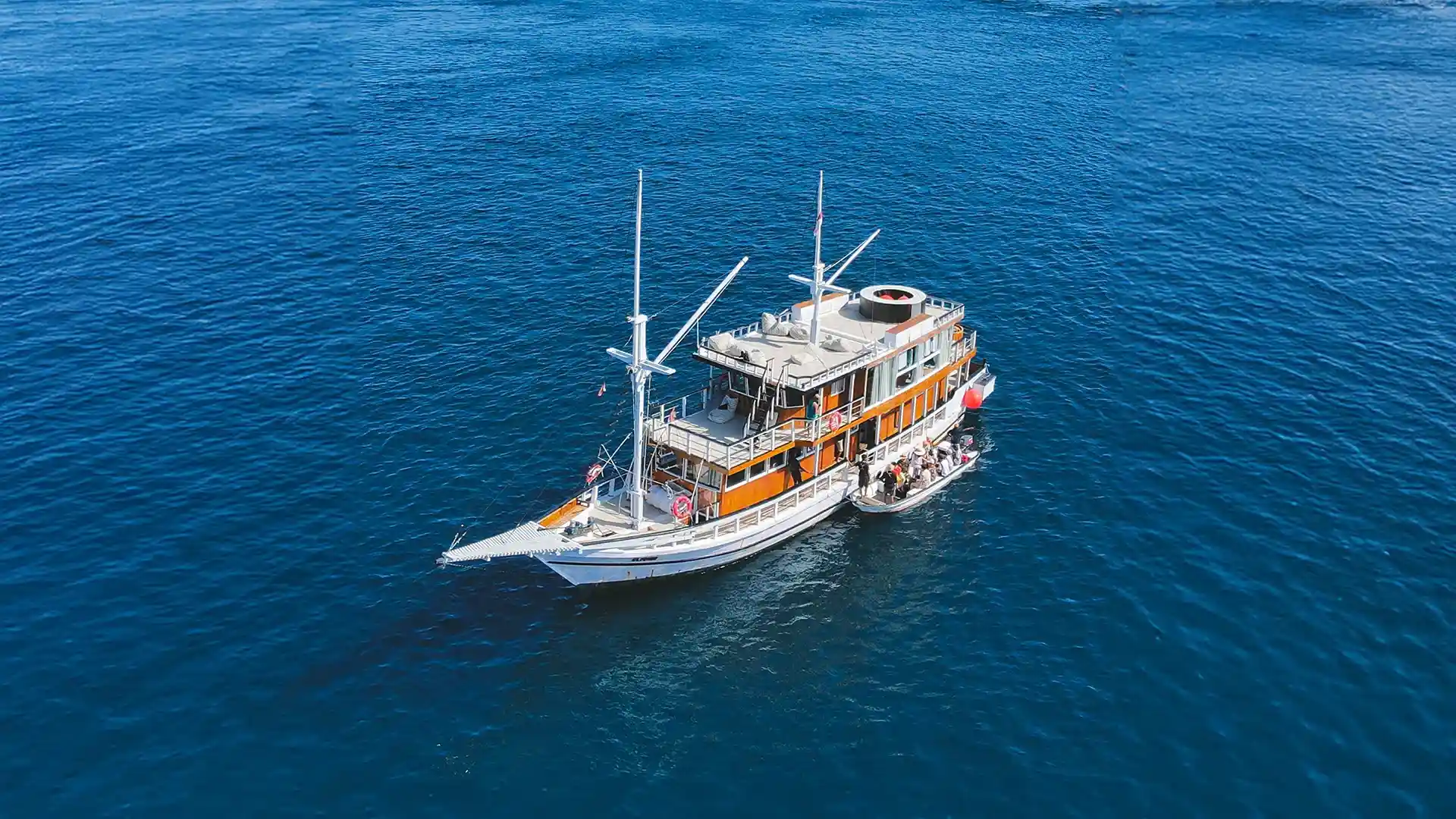 Elysian Cruise Phinisi Boat Charter