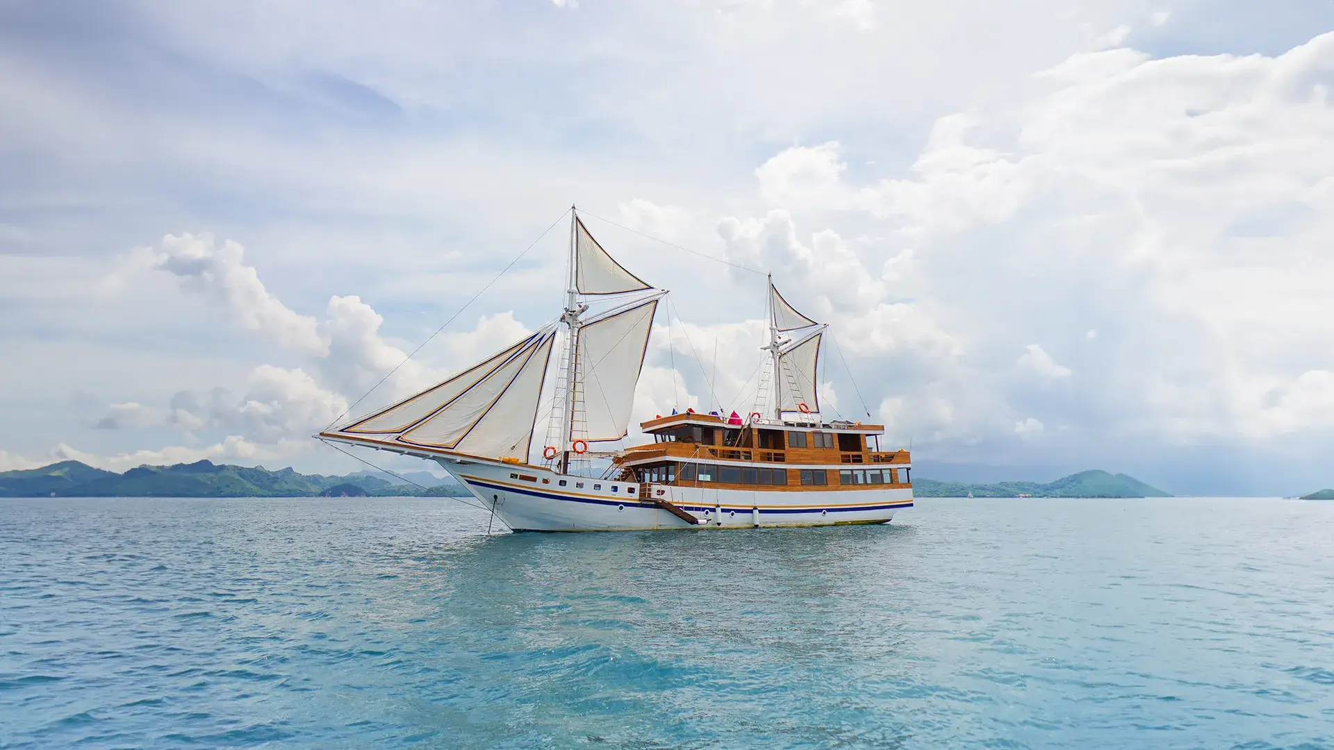 Lamain 1 Cruise Phinisi - IndonesiaJuara