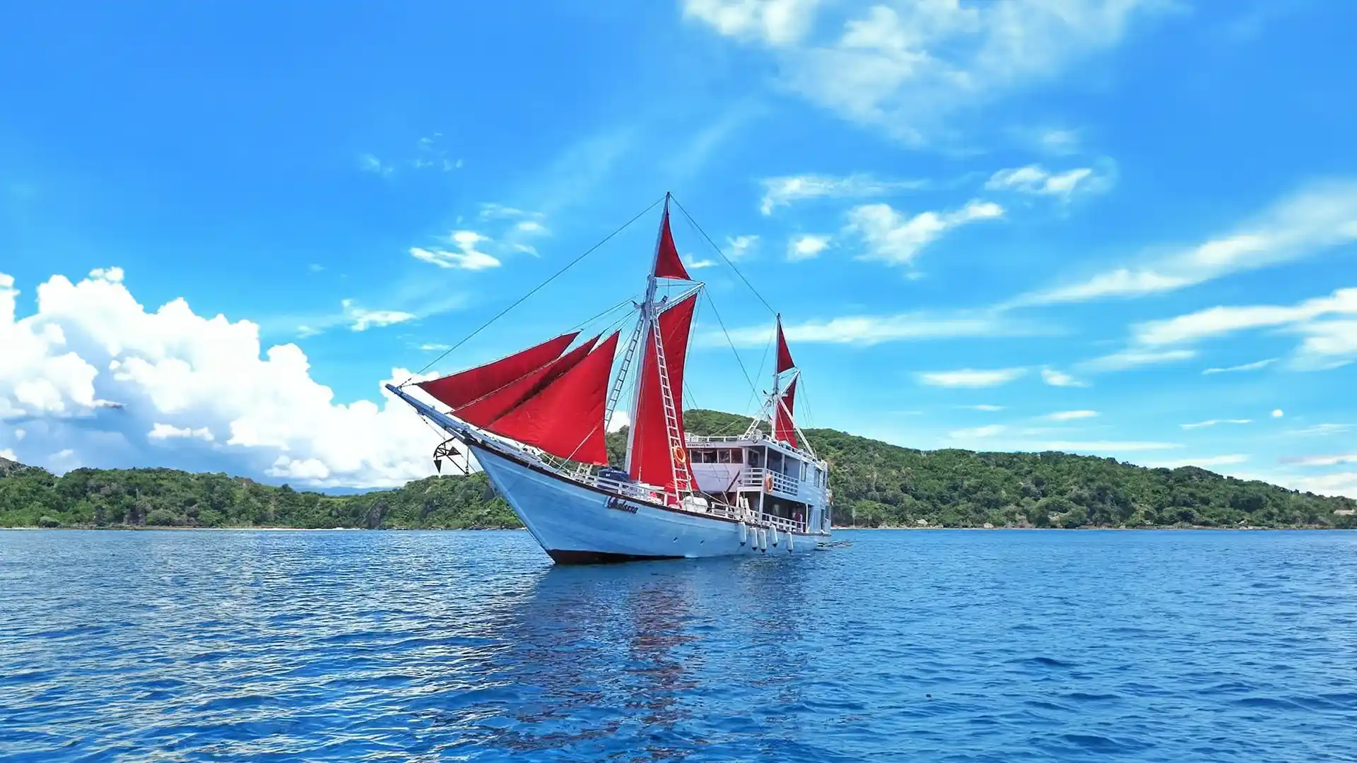 Thalassa 1 Phinisi Boat Charter - IndonesiaJuara