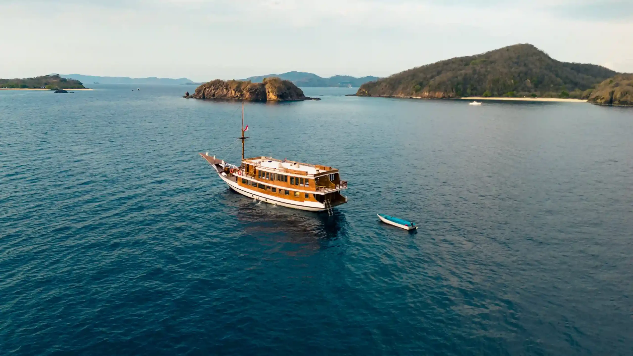 Aimar Always Cruise Phinisi Boat Charter | Komodo National Park | Indonesia Juara Trip