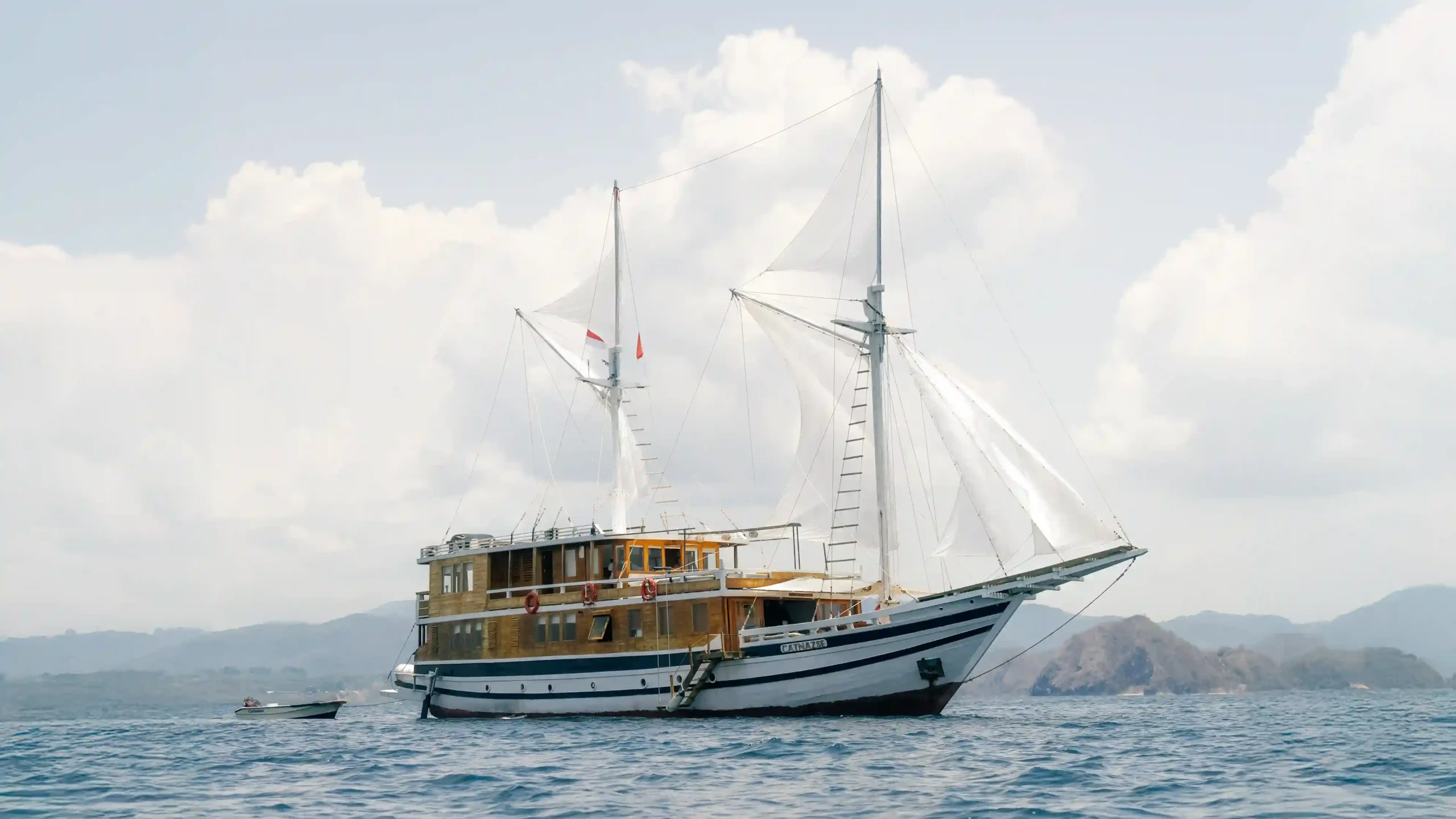 Catnazse Liveaboard Boat Charter | Komodo Tour | Indonesia Juara Trip