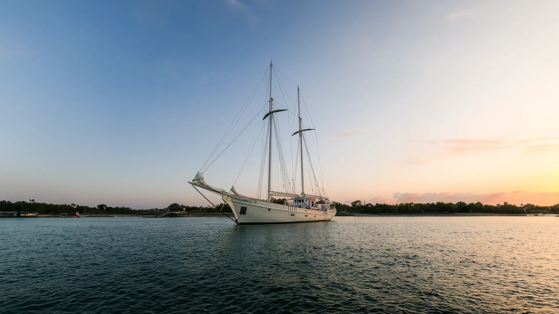 Mutiara Laut Phinisi