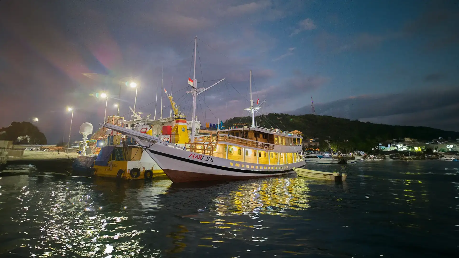 Balaraja Phinisi Boat Charter | Komodo Trip | Labuan bajo trip | Indonesia Juara Trip