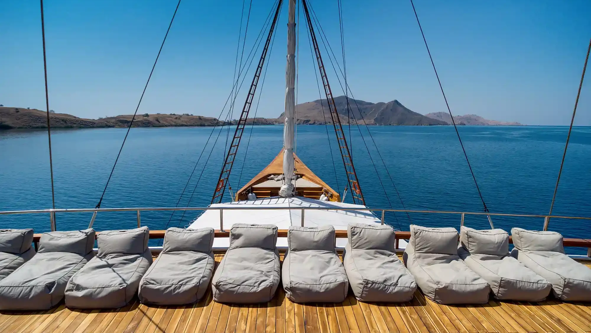 Sailing in Komodo Island with Prana | IndonesiaJuara Trip