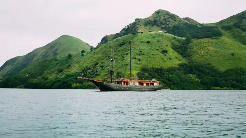 Angelica Liveaboard Boat Charter | Komodo Trip | Indonesia Juara Trip