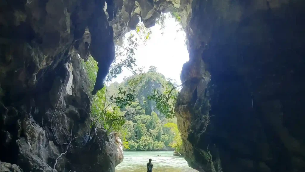 Goa Allo Labengki Sombori | IndonesiaJuara Trip