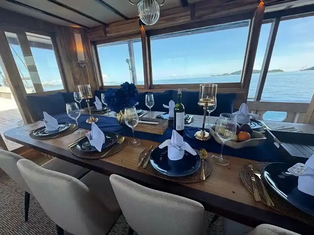 Indoor Dining Area | Raffles Cruise | IndonesiaJuara