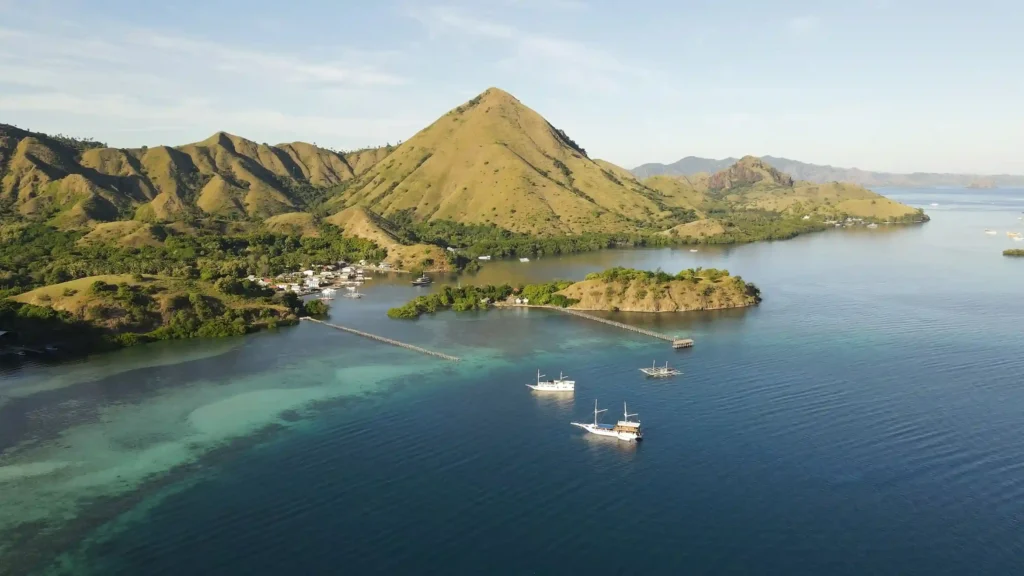 Tips for enjoying labuan bajo in the rainy season | Indonesia Juara Trip