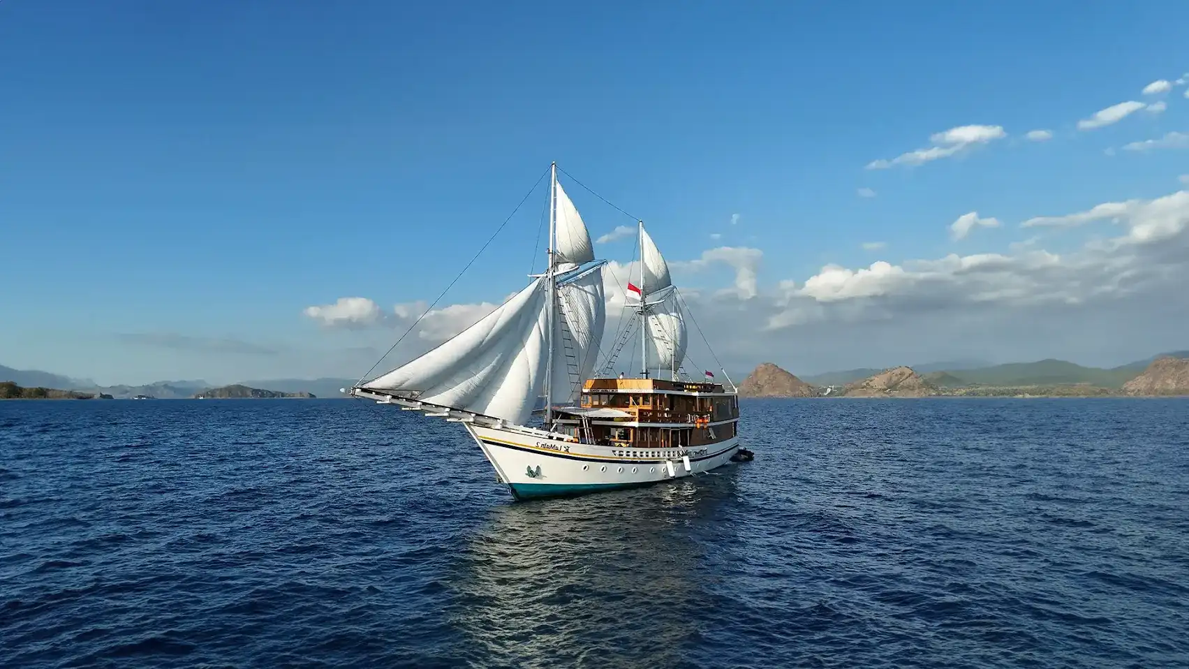 Lamain 2 Boat Charter | Lamain 2 Exterior | Indonesia Juara
