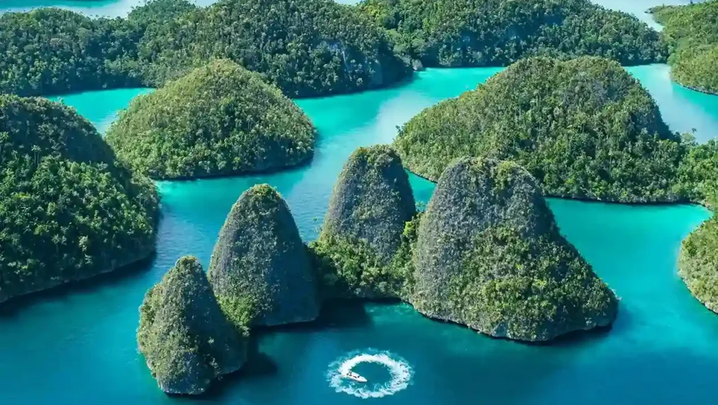 Wayag Island Raja Ampat Southwest Papua | Indonesia Juara Trip