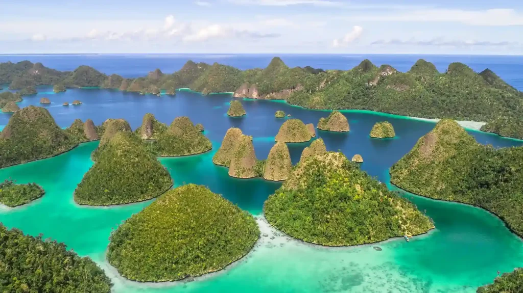 Wayag Peak 2 Raja Ampat | Indonesia Juara Trip