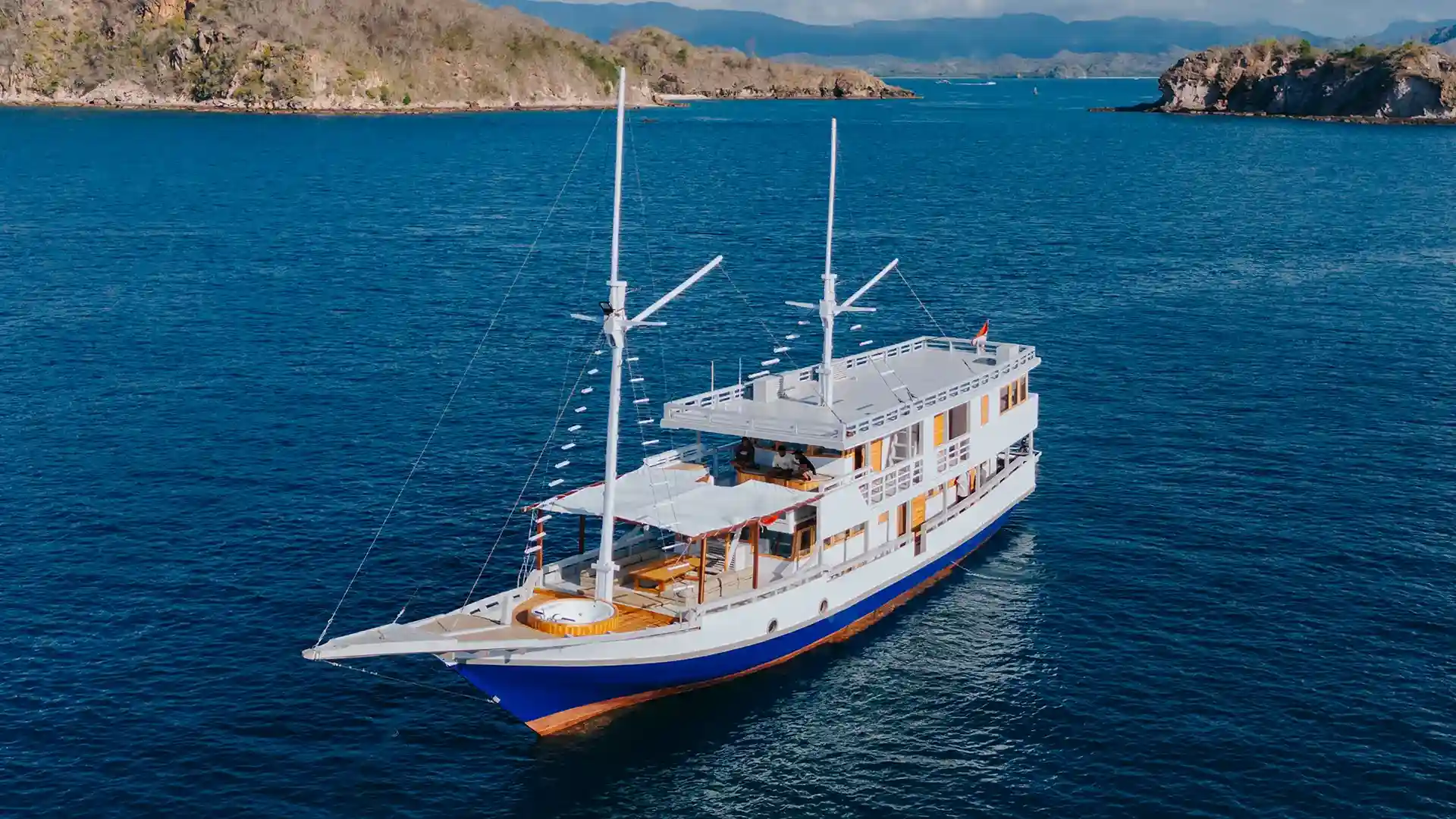 Bombana 2 Phinisi Boat Charter | Bombana 2 Exterior | Komodo Tour | Indonesia Juara Trip