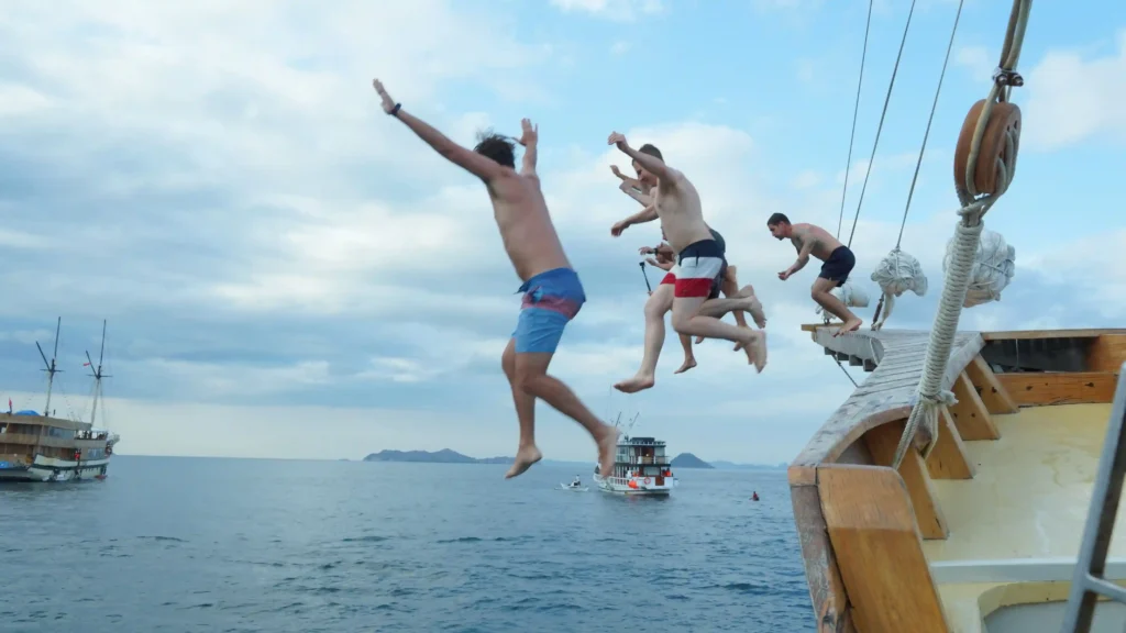 Fun Jump from Boat | Sailing Komodo | Labuan Bajo Tour | Indonesia Juara Trip