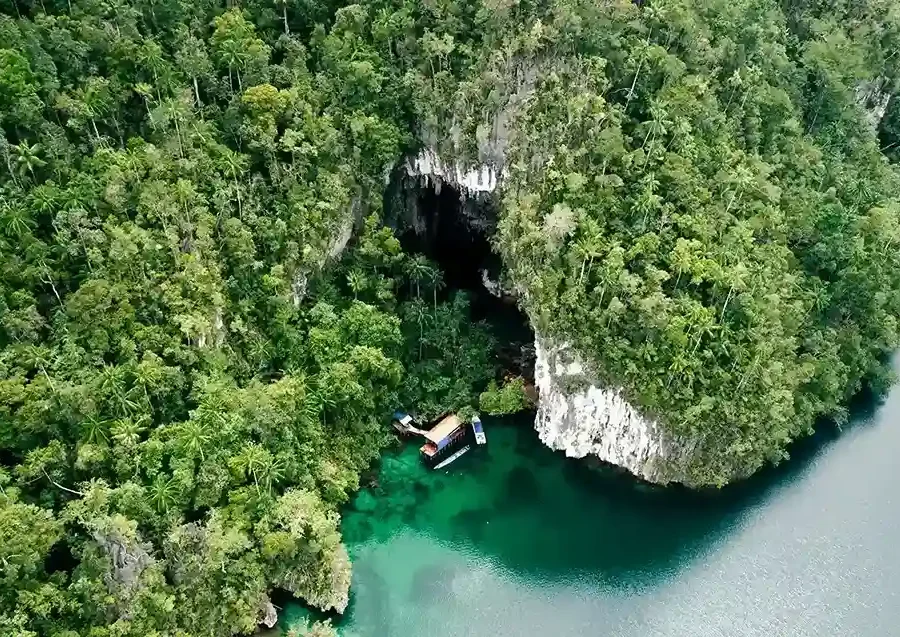 Keramat Cave Misool Raja Ampat | Misool Tour | IndonesiaJuara Trip