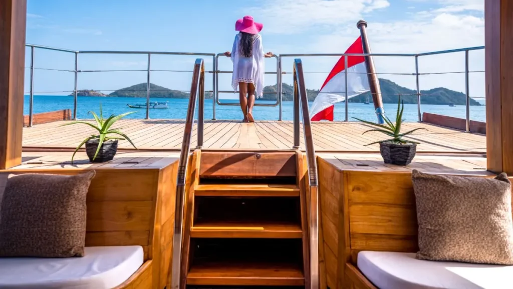 Luxury Vacation in Labuan Bajo with Lamima Phinisi | Labuan Bajo Tour | IndonesiaJuara Trip
