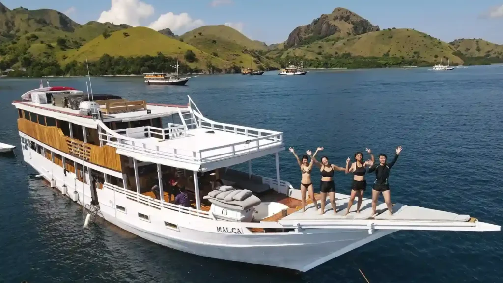 Open Trip Labuan Bajo Aboard Malca Voyages | Labuan Bajo Tour | IndonesiaJuara Trip