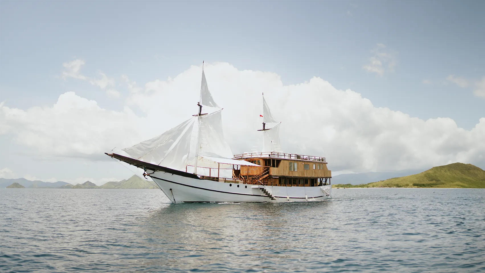 Zada Nara Boat Charter - IndonesiaJuara
