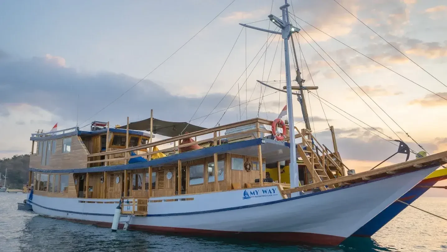 My Way Phinisi Boat Charter | My Way Exterior | Indonesia Juara Trip