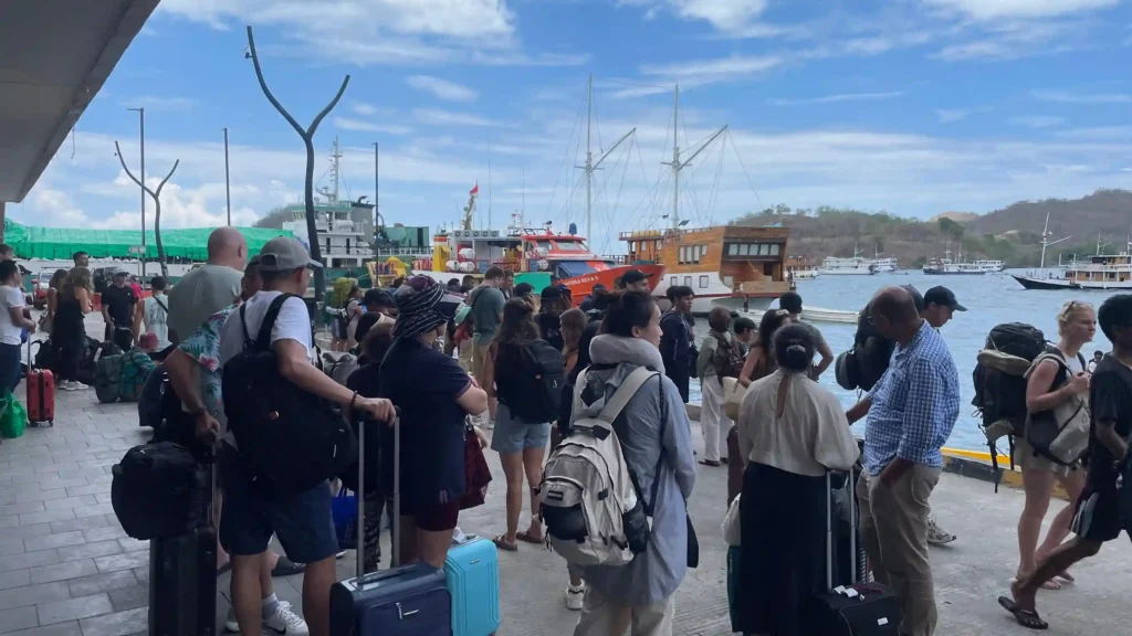 Labuan Bajo Port | Labuan Bajo Tour | IndonesiaJuara Trip
