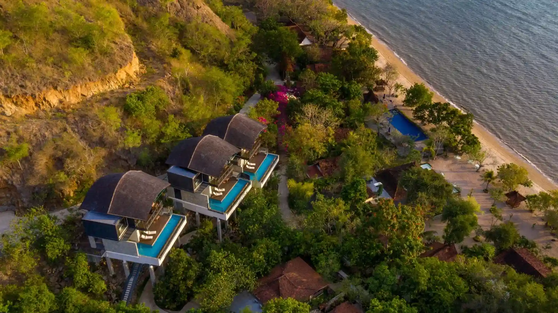 Plataran Destination | Helicopter Tour Packages in Komodo Island | IndonesiaJuara Trip