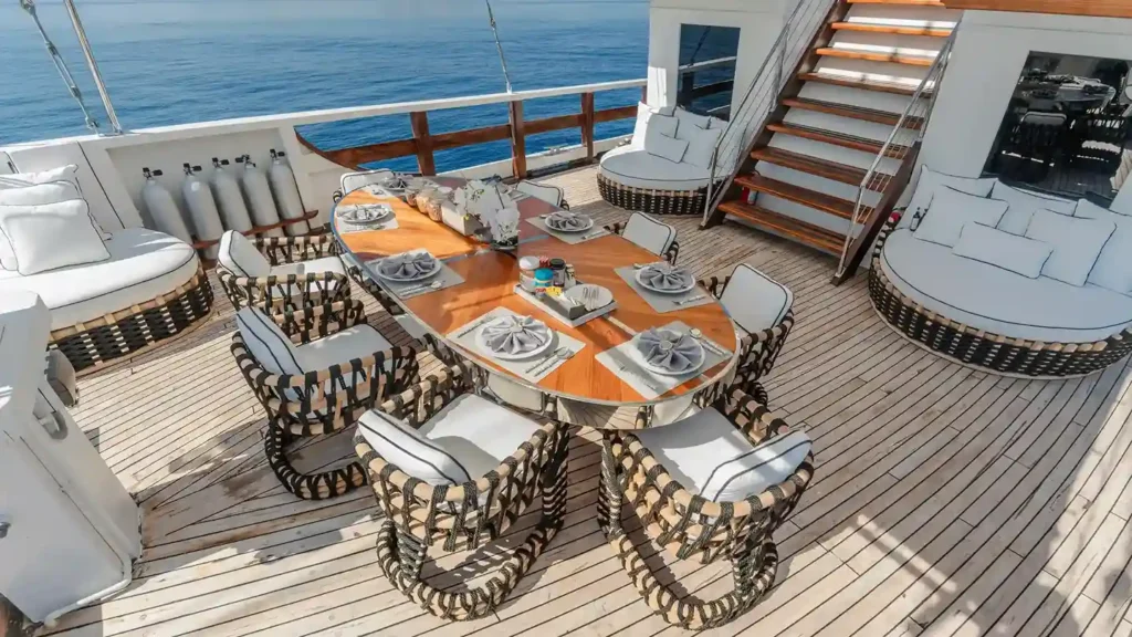 Kayra Dining | Kayra Phinisi Yacht | IndonesiaJuara Trip