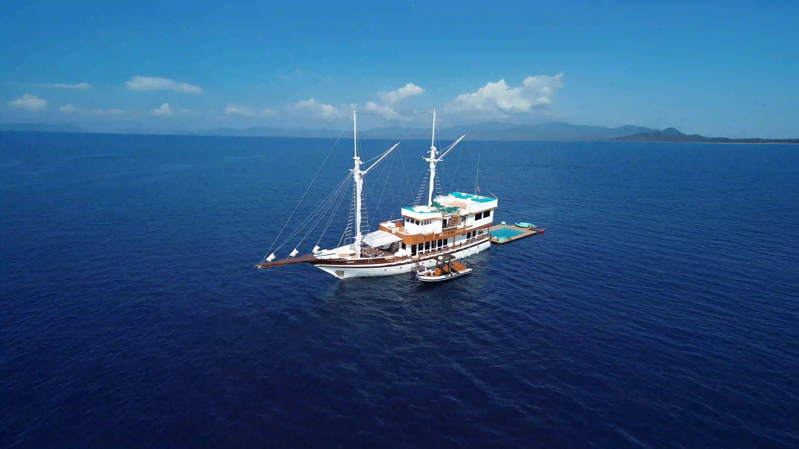 Karya Phinisi Exterior | Kayra Phinisi Yacht Boat Charter | Indonesia Juara Trip