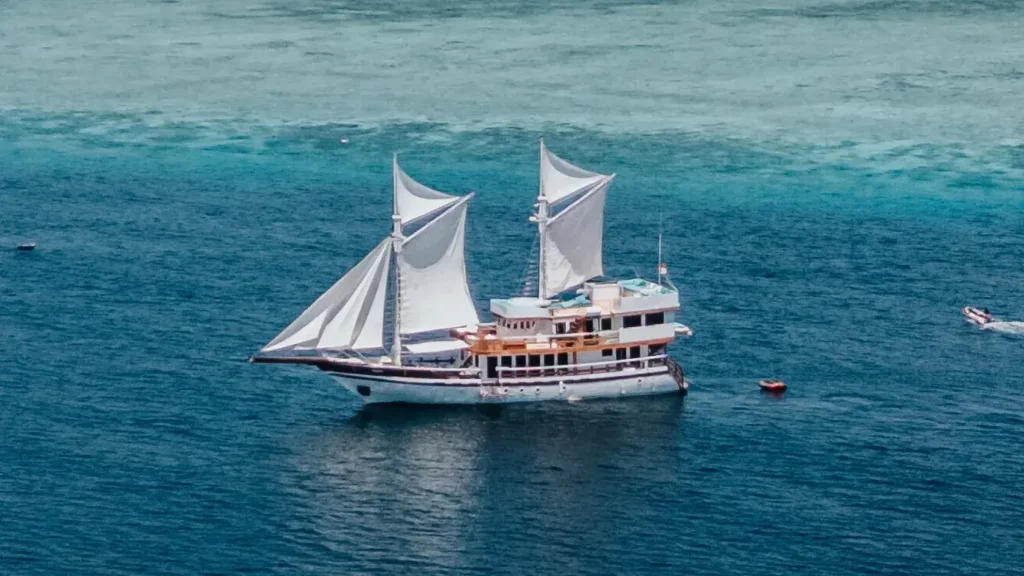 Kayra Phinisi Yacht | IndonesiaJuara Trip
