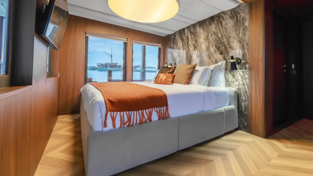 Kayra VIP Cabin | Kayra Phinisi Yacht | IndonesiaJuara Trip