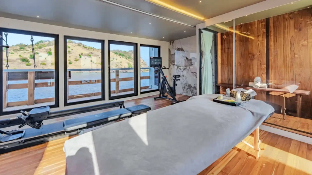 Kayra Wellness | Kayra Phinisi Yacht | IndonesiaJuara Trip