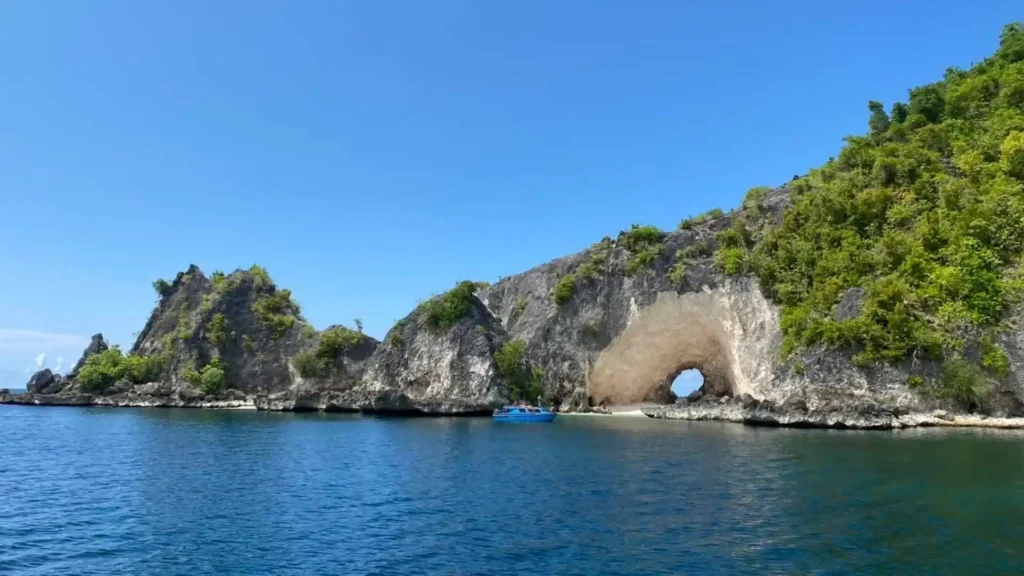 Tanjung Gundul Beach (Source: Google Maps | Claudia Ajeng P)