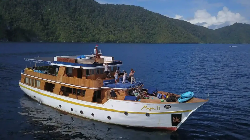 Raja Ampat Indonesia | Raja Ampat Tour | IndonesiaJuara Trip