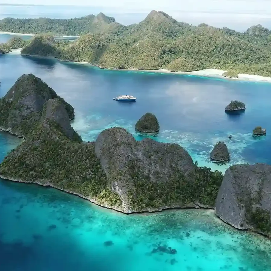 Raja Ampat | Raja Ampat Tour | IndonesiaJuara Trip