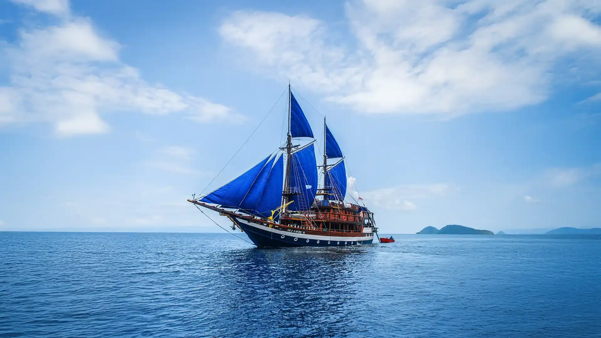 Sea Safari 6 Phinisi | Indonesia Juara Trip