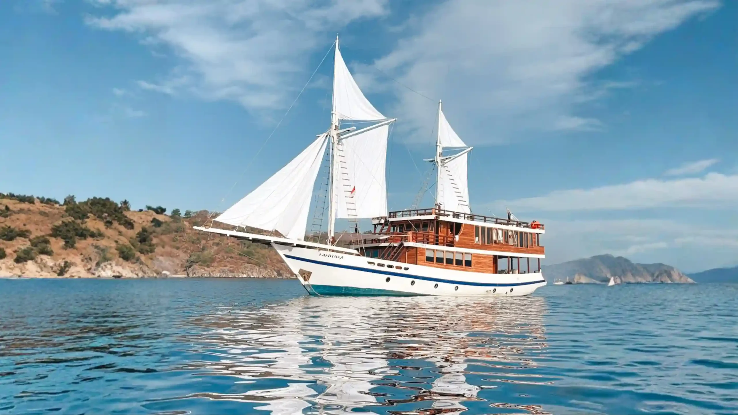 Kanthaka Phinisi Boat Charter | Kanthaka Phinisi Exterior | Indonesia Juara Trip