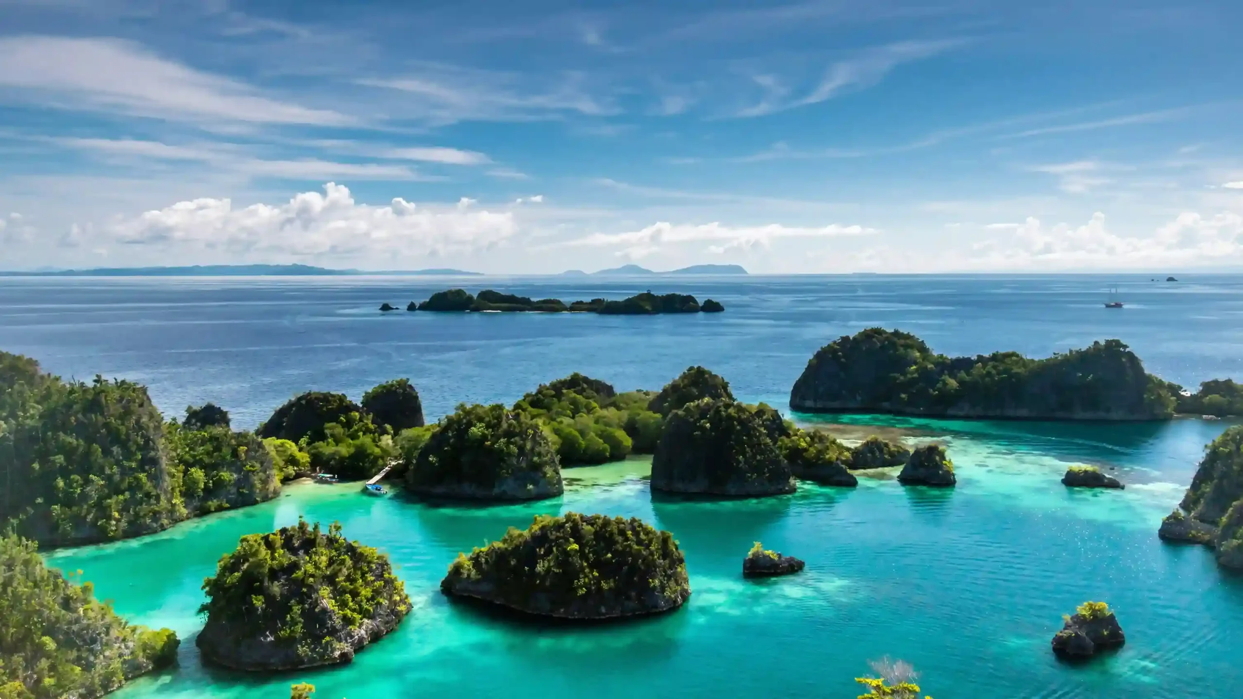 Raja Ampat Indonesia | Raja Ampat Tour | IndonesiaJuara Trip