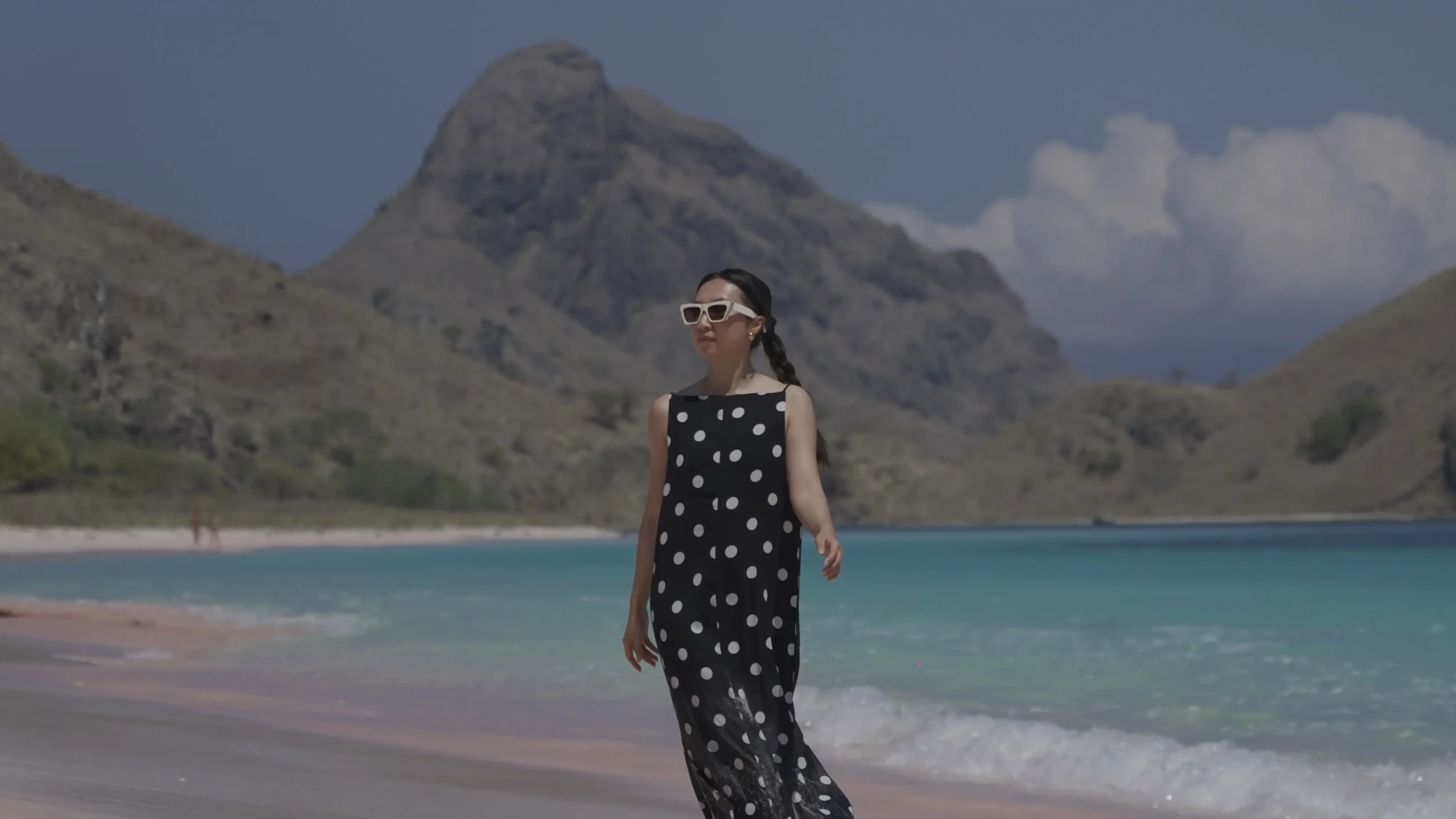 Pink Beach Labuan Bajo | Labuan Bajo Tour | IndonesiaJuara Trip