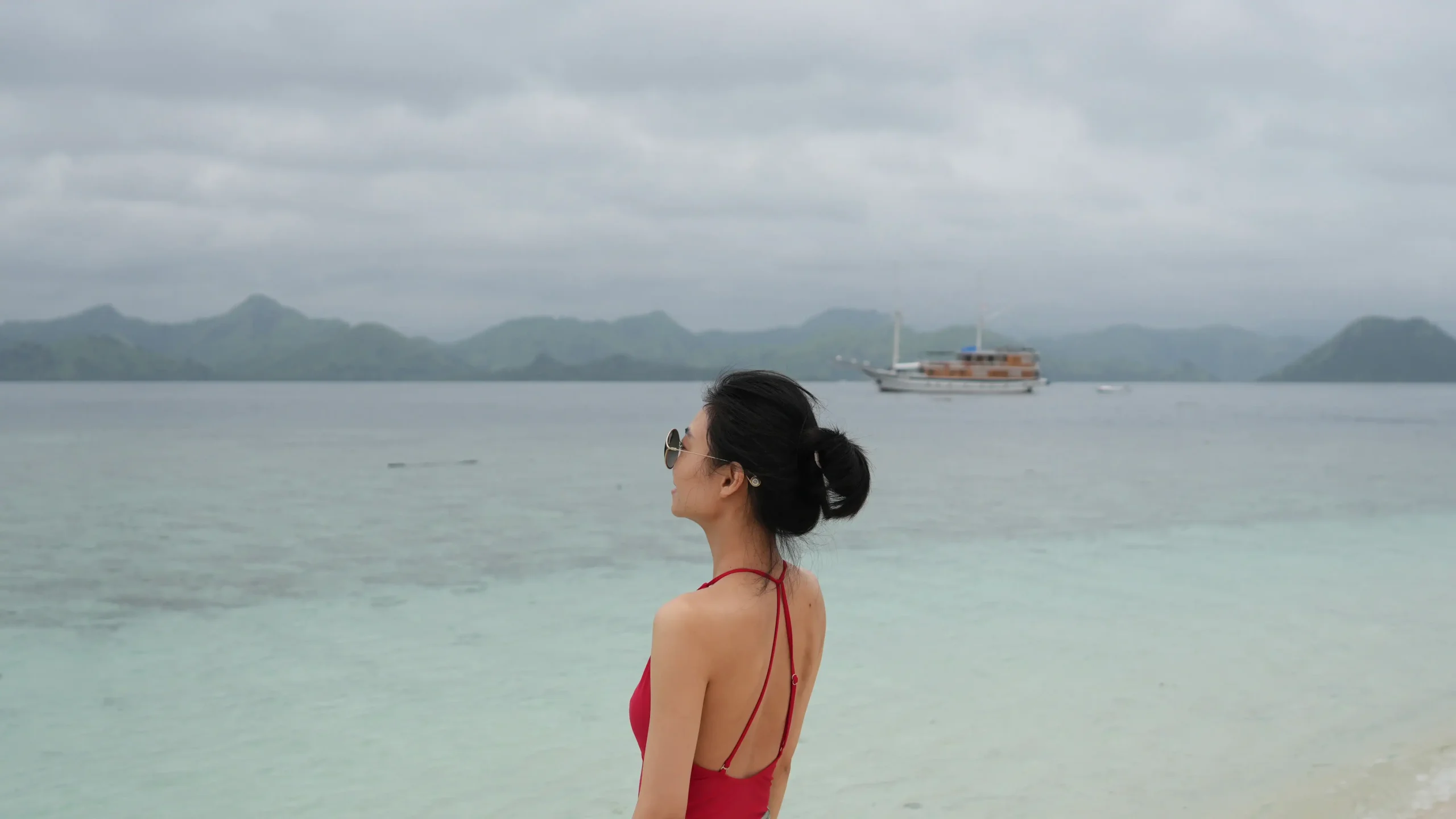 Pink Beach Labuan Bajo | Labuan Bajo Tour | IndonesiaJuara Trip