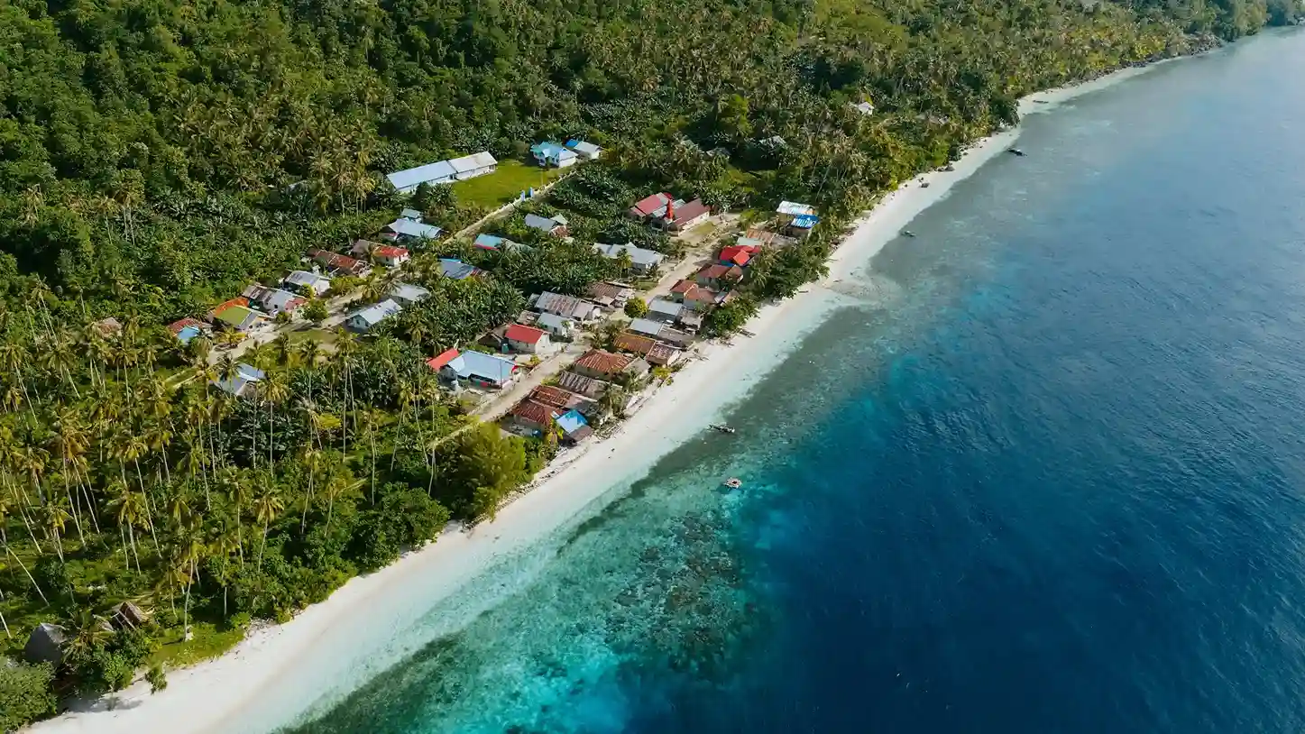 Poganda Beach Luwuk Banggai | Luwuk Banggai Tour | IndonesiaJuara Trip