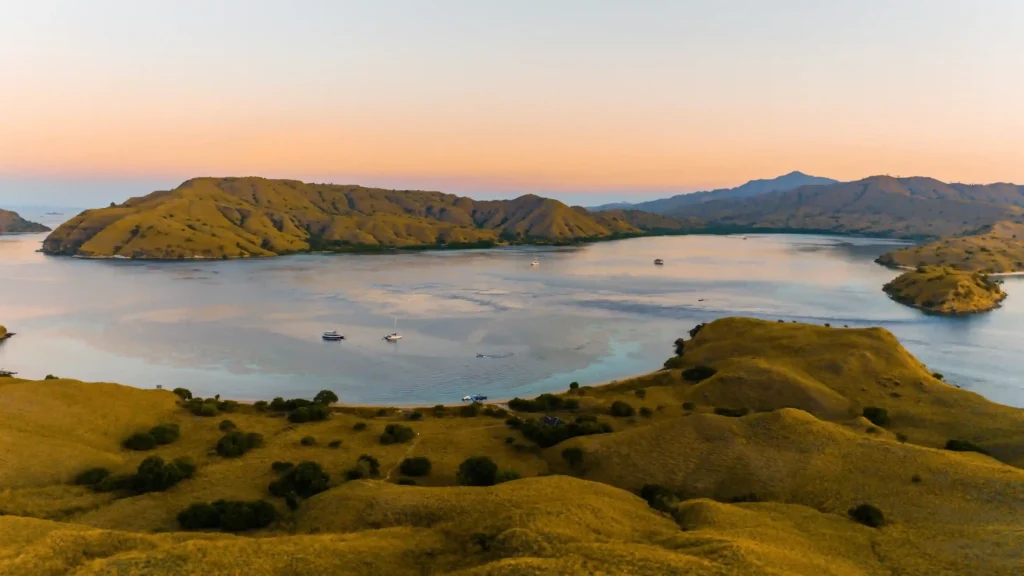 Gili Lawa Labuan Bajo | Labuan Bajo Tour | IndonesiaJuara Trip